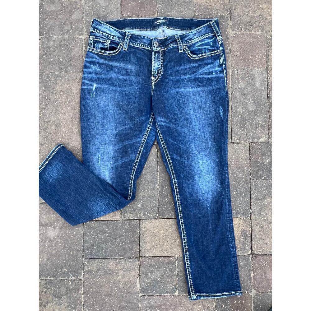 Silver Suki mid rise dark distressed straight jeans size 18x29.5"